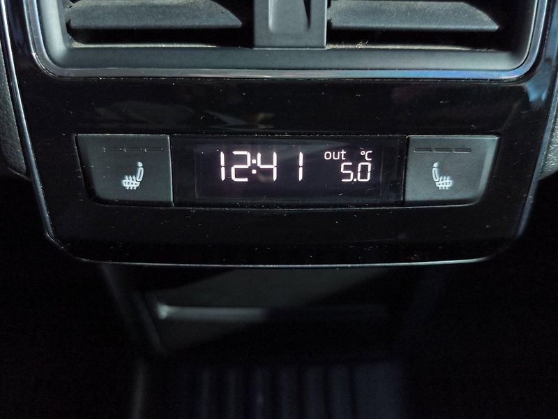 Škoda Superb (2017) Style GreenLine 1.6 TDi 88kW, - fotka 27 z 30
