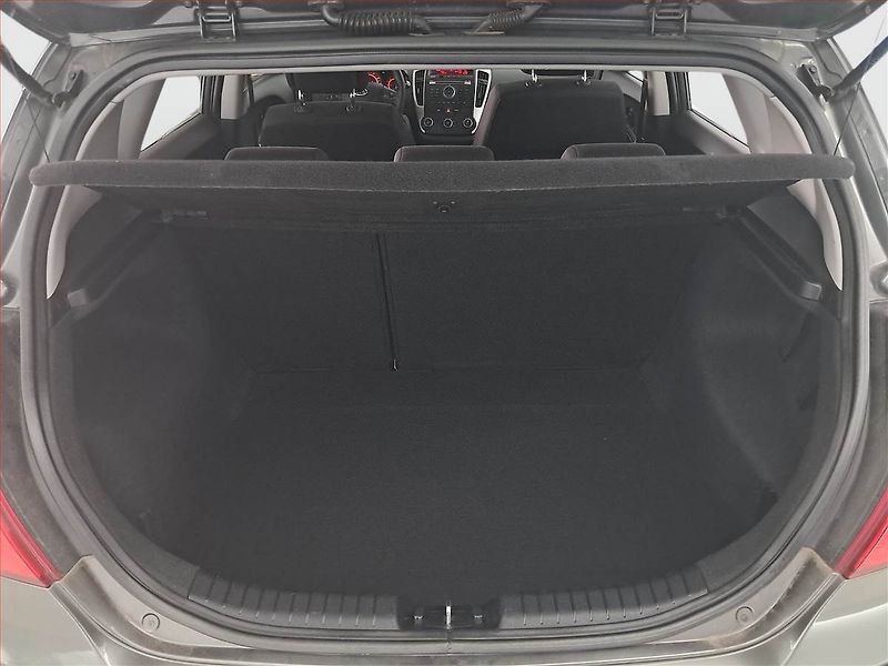 Kia Ceed (2010) 1.4 CVVT, Park. senzory - fotka 13 z 14