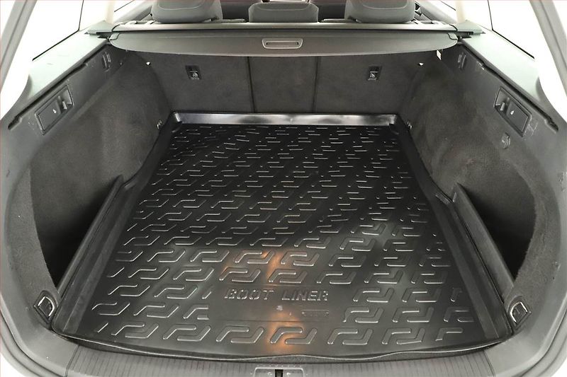 Volkswagen Passat (2019) 2.0 TDI, 4X4, Automat - fotka 17 z 18
