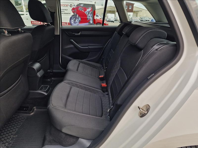 Škoda Fabia 1.0TSI Style,původ ČR,1.Maj. - fotka 17 z 50