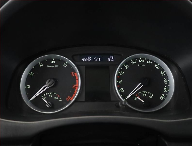 Škoda Fabia (2008) Ambition 1.2 12V, pěkný stav - fotka 8 z 12