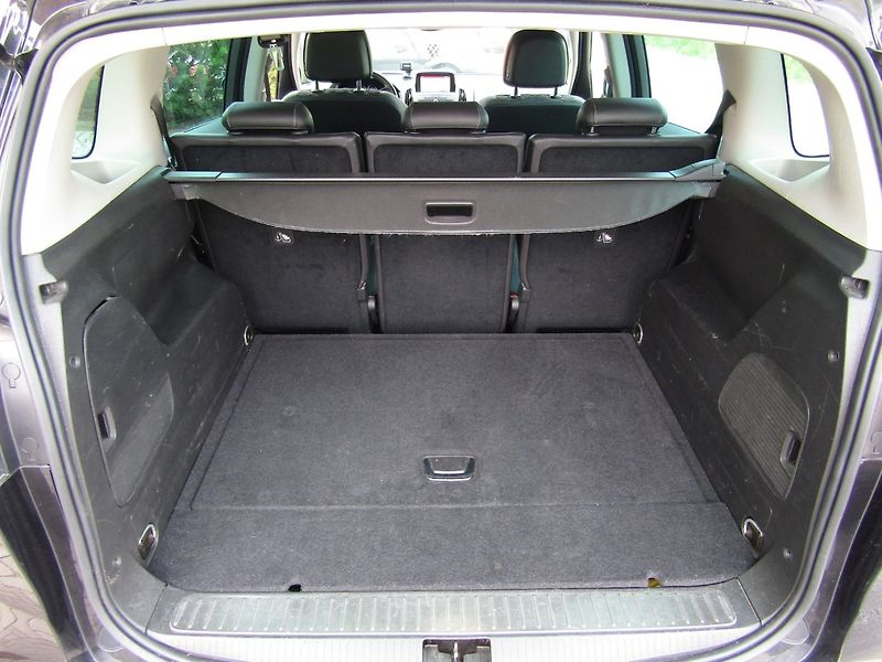 Opel Zafira (2015) 2.0 CDTi ÚPLNÁ SERVISNÍ HISTOR - fotka 24 z 48