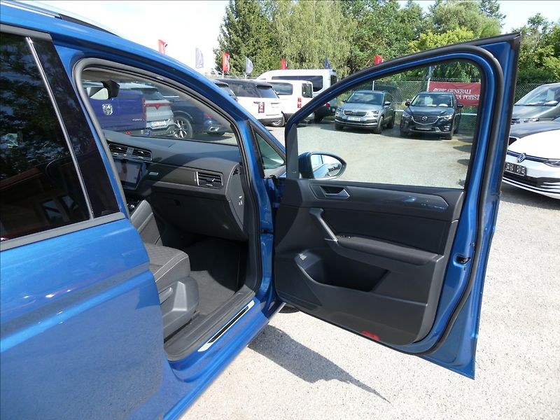 Volkswagen Touran 1,4 TSi 110kW DSG,LED,serviska - fotka 27 z 49