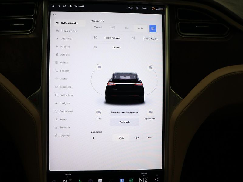 Tesla Model X 90D 386kW Tažné SoH 83,4% - fotka 23 z 32