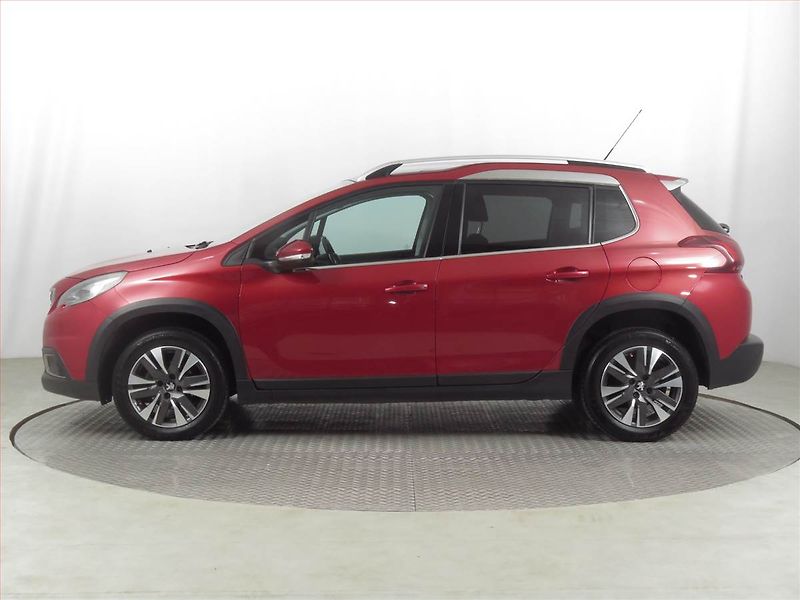 Peugeot 2008 (2017) 1.6 BlueHDi, Navi, Tempomat - fotka 3 z 20