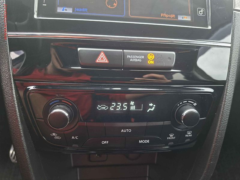 Suzuki Vitara (2016) 1.6DDIS 4x4, ČR, LED, navi - fotka 15 z 17