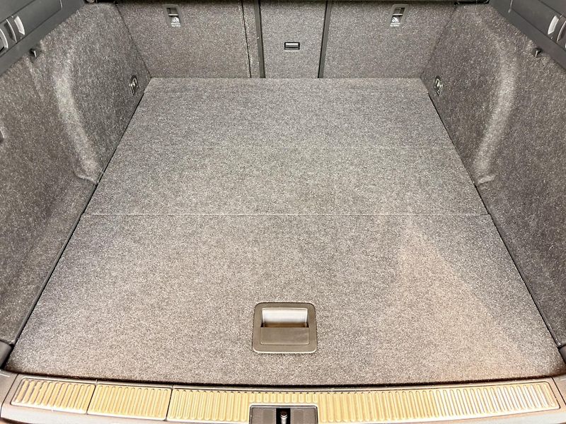 Škoda Superb 2.0 TDi DSG 4x4 Sportline - fotka 30 z 33