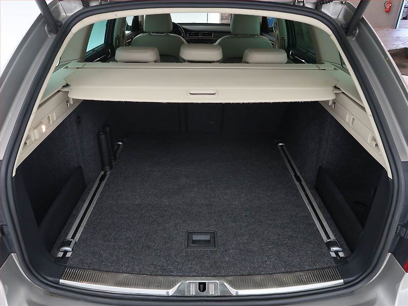 Škoda Superb (2014) Elegance 2.0 TDI, Navi, Xenony - fotka 14 z 20