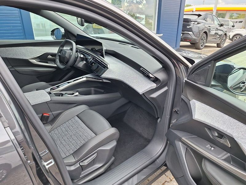 Peugeot 5008 (2026) BUSINESS Hybrid 145 e-DCS6 - fotka 11 z 16