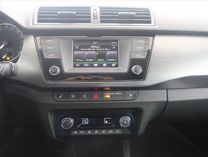 Škoda Fabia (2015) 1.2 TSI, Serv.kniha, Tempomat - fotka 12 z 14