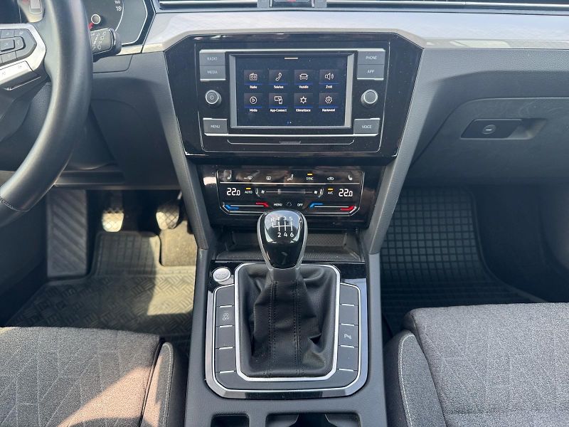 Volkswagen Passat Variant (2022) BUSINESS EVO 1.5TSI 110kW CZ  - fotka 10 z 11
