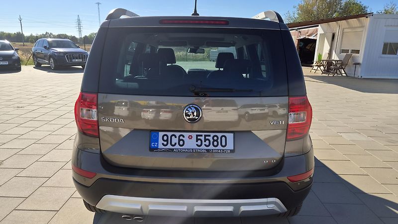 Škoda Yeti 2,0TDi 4x4 DSG 125KW TOP! - fotka 7 z 22
