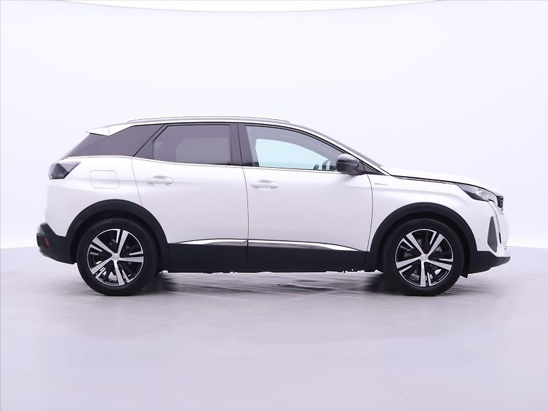Peugeot 3008 GT 1,6 PureTech 133kW Automat - fotka 8 z 46