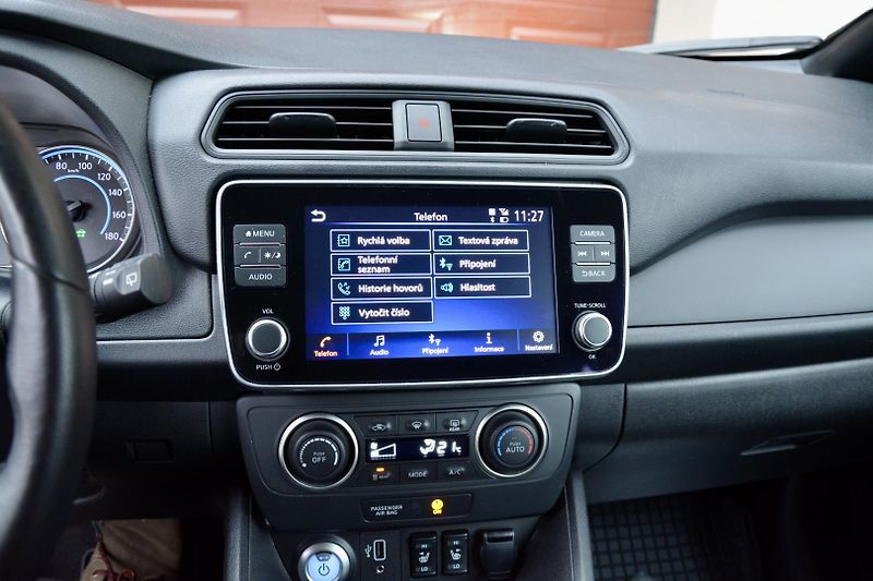 Nissan Leaf (2020) Acenta 110KW 1 MAJITEL KAMERA  - fotka 20 z 40