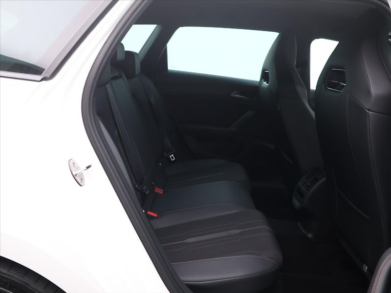 Cupra Leon 2,0 TSI 221kW DSG VZ DPH - fotka 12 z 31
