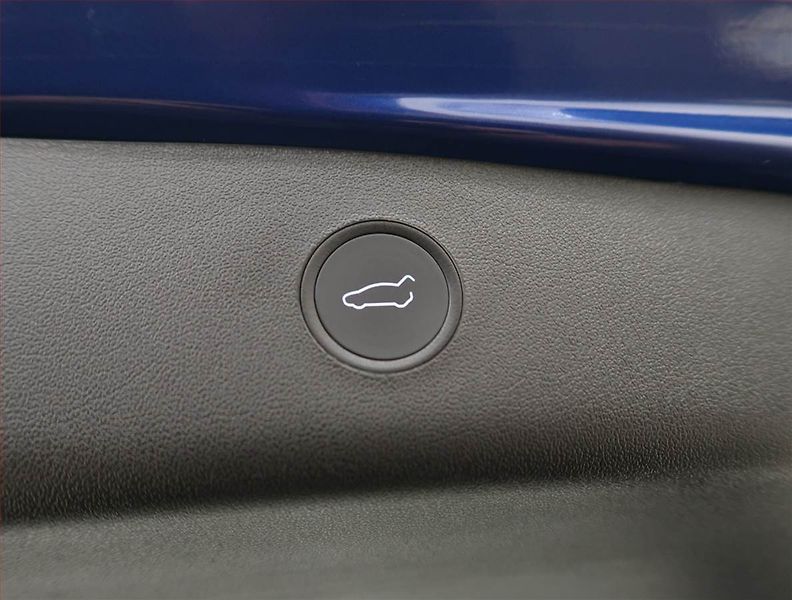 Tesla Model 3 (2021) Std Range Plus 55kWh, SoH 85% - fotka 17 z 32
