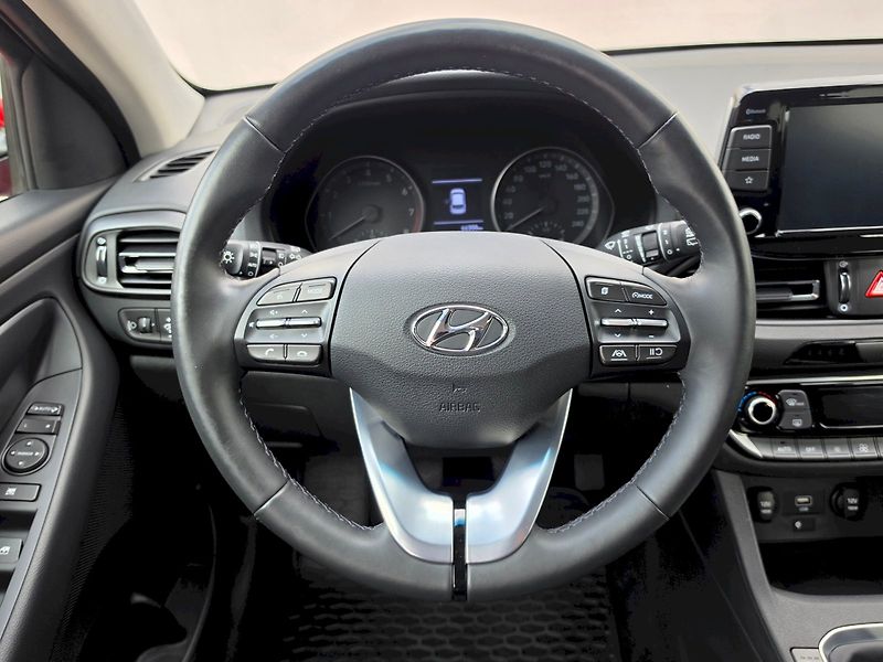 Hyundai i30 (2022) SW Family Smart 1,5GDi 80kW - fotka 6 z 29