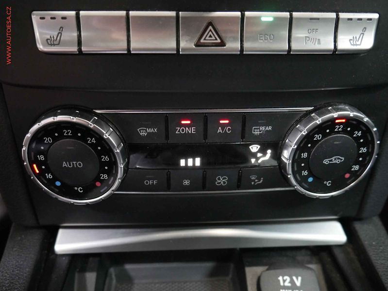 Mercedes-Benz Třídy C (2013) 1.6 C180, AT, navi, xenon - fotka 16 z 26