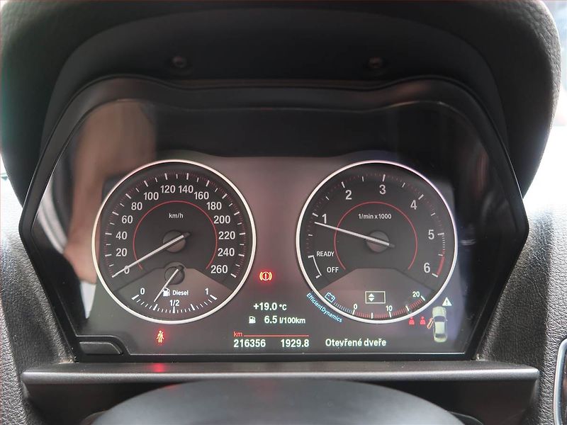 BMW Řada 2 (2015) Sport Line 218d, Navi - fotka 11 z 17