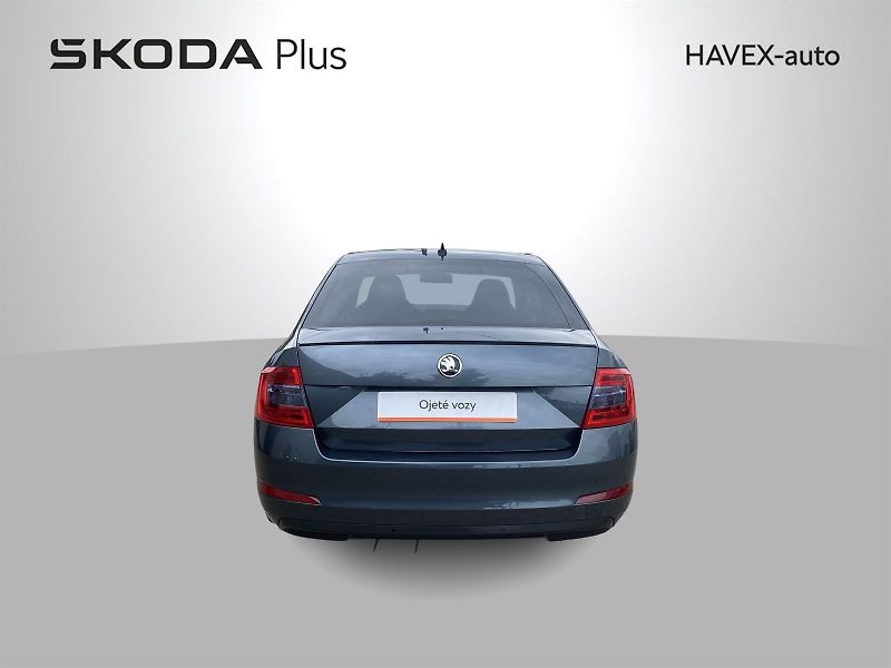 Škoda Octavia (2015) 2.0 TDI Elegance - fotka 30 z 30