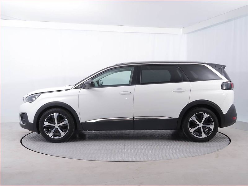 Peugeot 5008 (2019) Allure PureTech 130, 7 míst - fotka 3 z 22