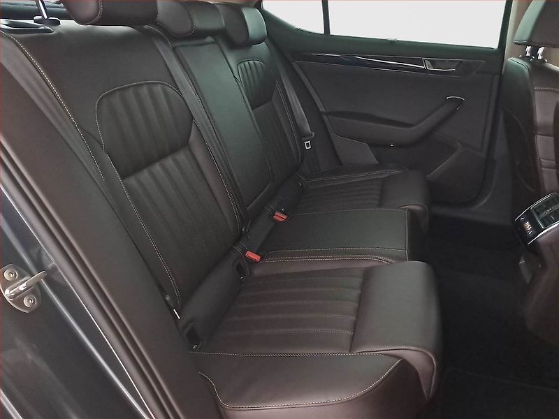 Škoda Superb (2020) Laurin&Klement 2.0 TDI - fotka 17 z 19