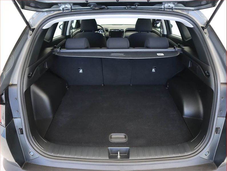 Hyundai Tucson (2022) Family 1.6 T-GDI - fotka 14 z 21