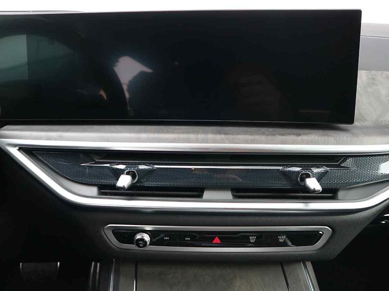 BMW X7 - fotka 10 z 10