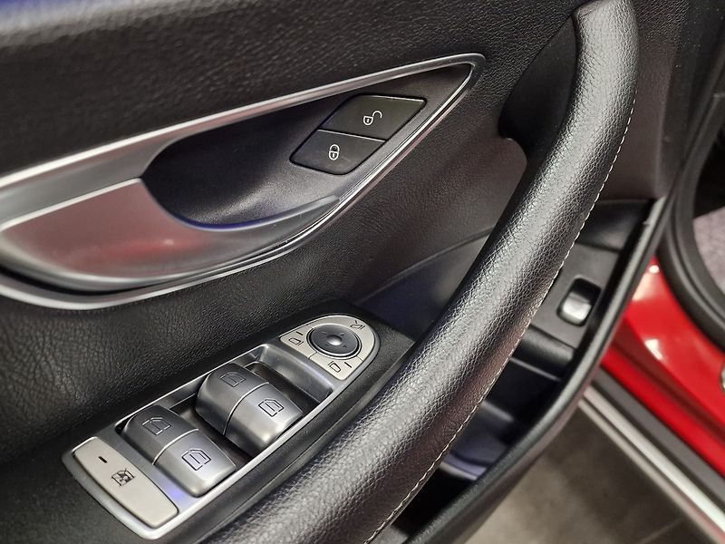 Mercedes-Benz 220 (2017) - fotka 19 z 74