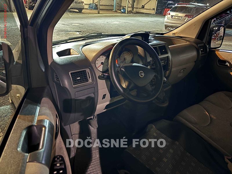 Fiat Scudo (2008) 2.0JTD L2 9míst, AC, tažné - fotka 3 z 3