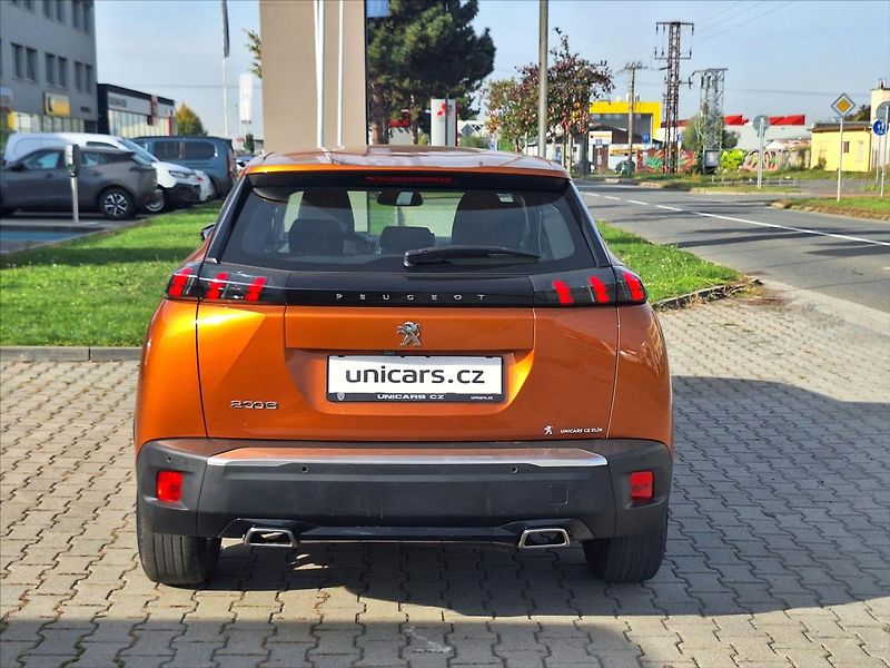 Peugeot 2008 1,2 PureTech  Active ČR 1maj - fotka 6 z 13