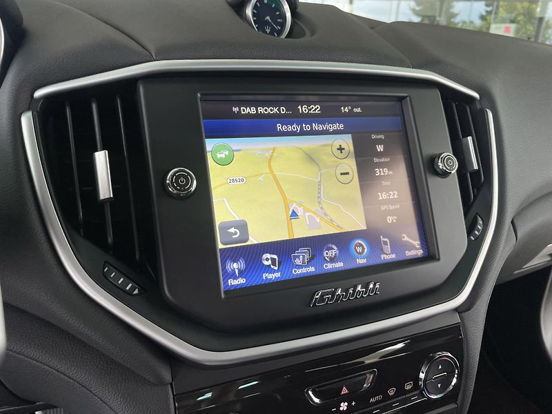 Maserati Ghibli SQ4 302kW*V6*KeyLess*TopStav - fotka 24 z 38