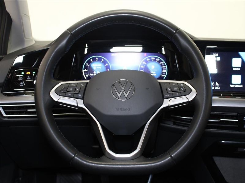 Volkswagen Golf 1,5 TSI 110kW Style Var. 63tkm - fotka 9 z 24
