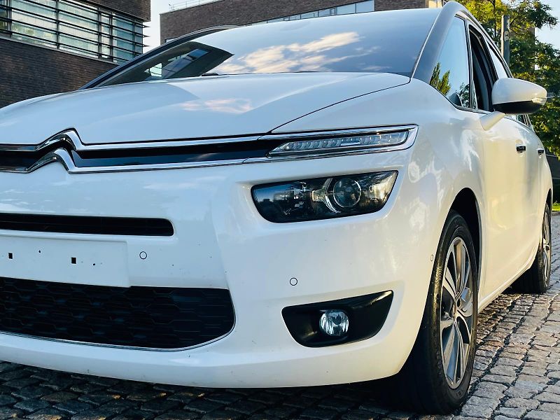 Citroën Grand C4 Picasso 2.0HDi MANUÁL KAMERA TAŽNÉ - fotka 46 z 48