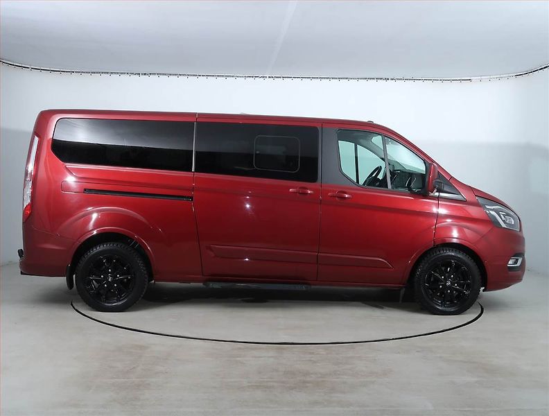 Ford Tourneo Custom (2019) Titanium 2.0 EcoBlue, ČR, 1Maj - fotka 6 z 24