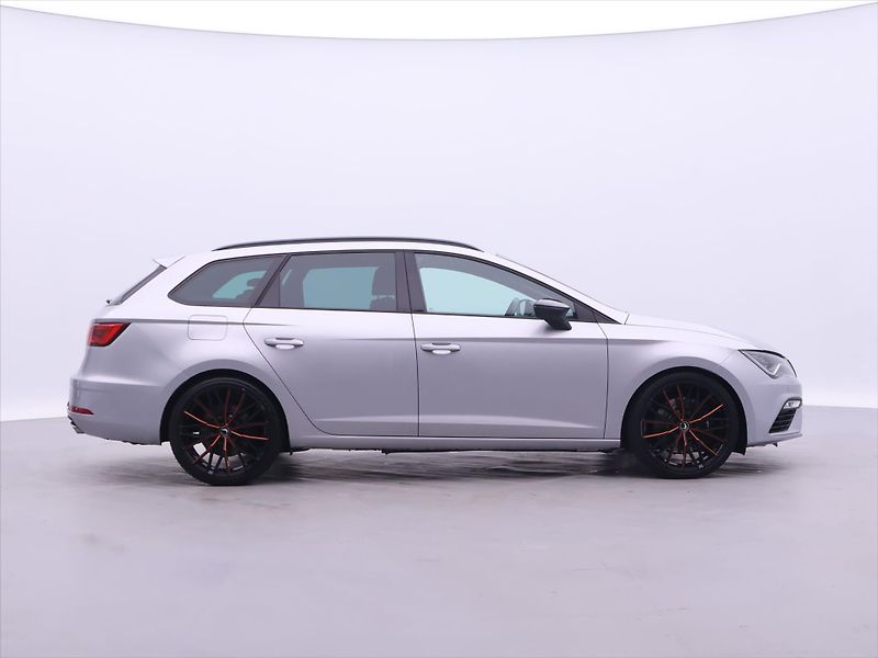 Seat Leon 2,0 TSI Cupra 221kW 4Drive DSG - fotka 8 z 38