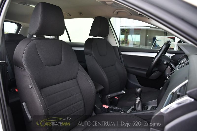Škoda Octavia 2,0TDi - fotka 17 z 47