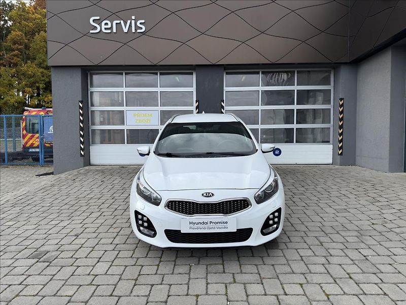 Kia Ceed 1,6 CRDi GT-Line - fotka 4 z 16