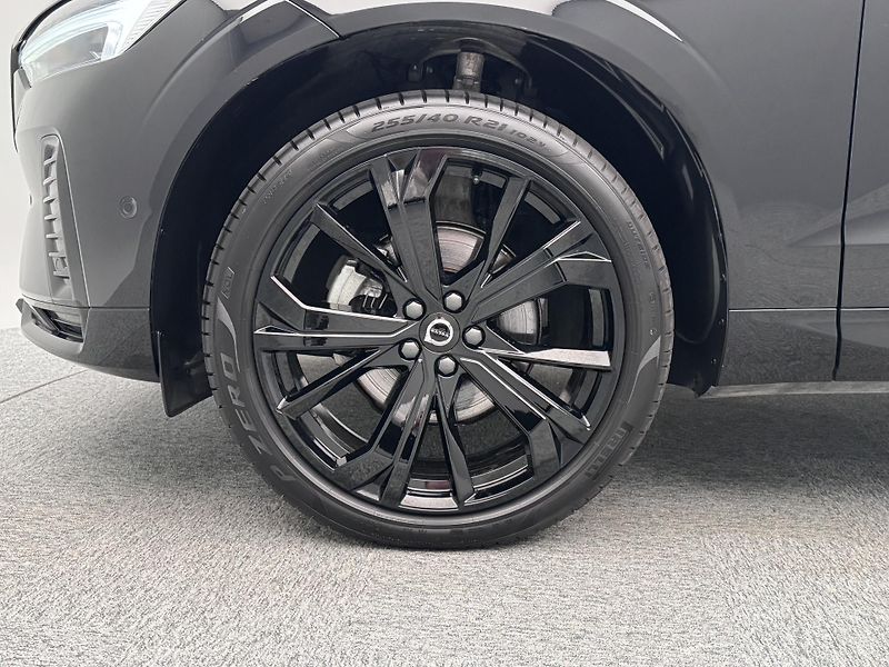 Volvo XC60 B5 AWD BLACK EDITION AUT  - fotka 49 z 49