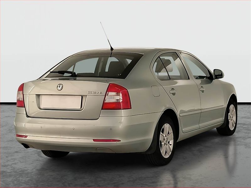 Škoda Octavia (2010) Ambiente 1.2 TSI, Serv.kniha - fotka 5 z 19