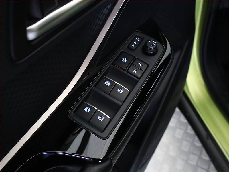 Toyota C-HR (2019) 1.8 Hybrid - fotka 18 z 18