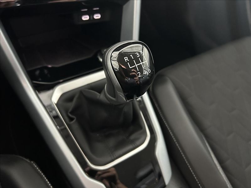 Volkswagen T-Roc 1,0   TSI,GOAL,SERVISKA,1.MAJ - fotka 22 z 31