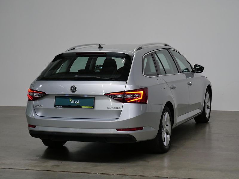 Škoda Superb - fotka 2 z 28