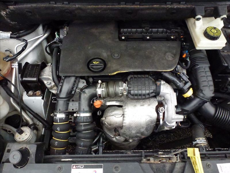 Citroën Berlingo 1,6 HDI 3míst Tažné,Klima,Temp - fotka 33 z 49
