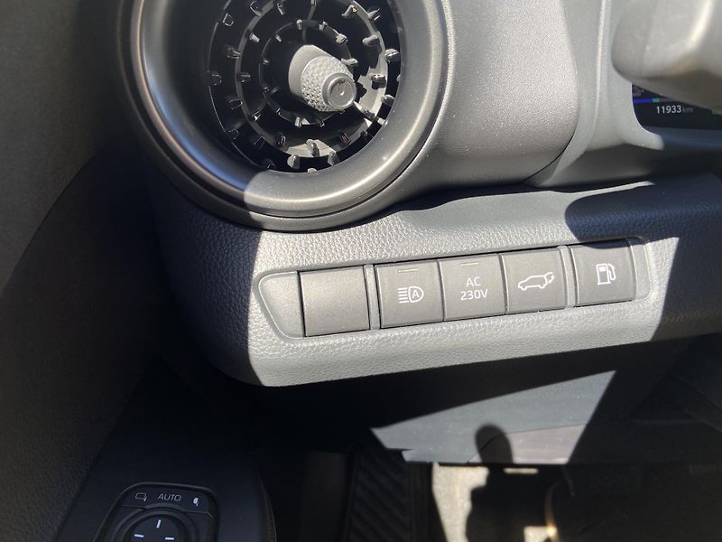 Toyota C-HR 2.0 PHEV e-CVT GR-Sport Premie - fotka 14 z 26