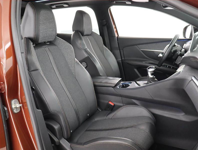 Peugeot 3008 (2016) GT Line 1.2 PureTech - fotka 9 z 22