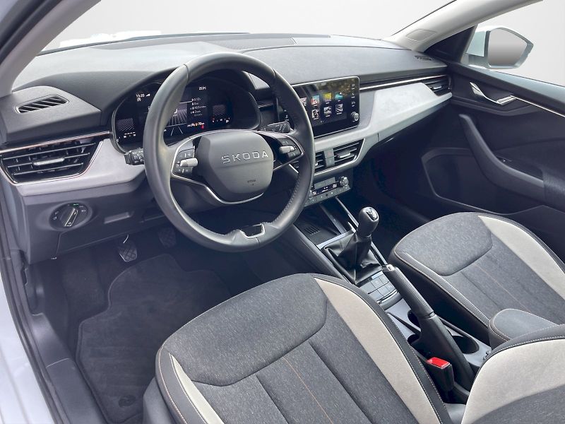 Škoda Scala (2025) 1.0 TSI 85kW Top Selection - fotka 5 z 35
