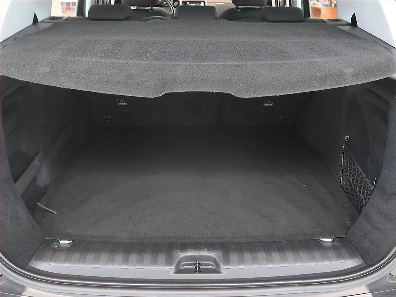 Peugeot 2008 (2016) 1.2 PureTech, Tempomat - fotka 12 z 12