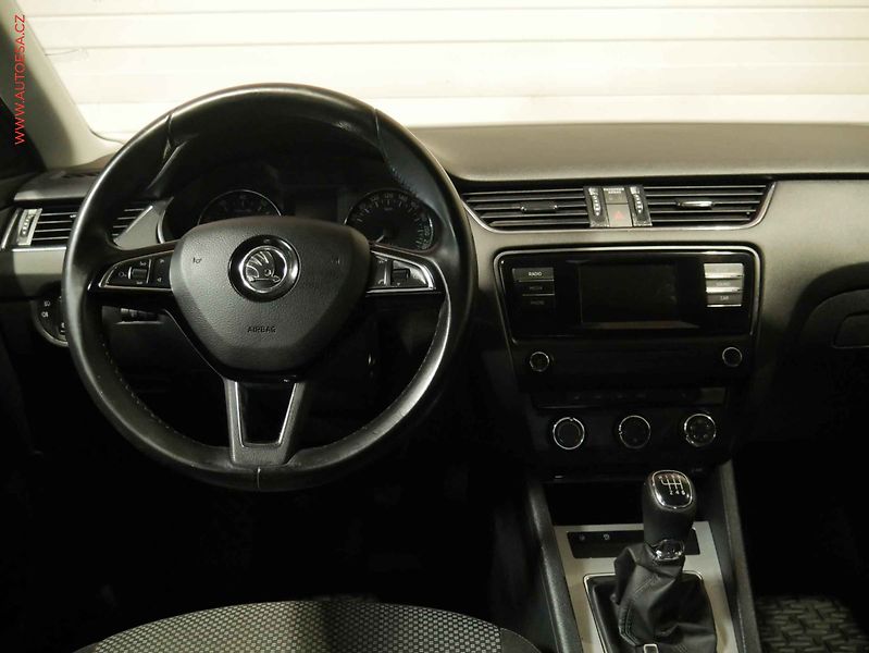 Škoda Octavia (2016) 1.4 TSI, 2.maj,ČR, servis - fotka 11 z 19