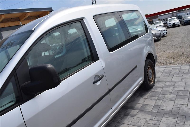 Volkswagen Caddy 1,9 TDI 77KW BEZ DPF A KOROZE - fotka 8 z 41